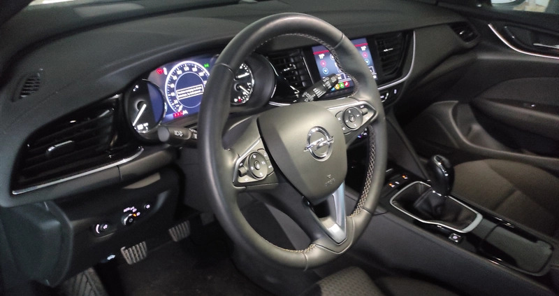 Opel Insignia cena 87999 przebieg: 10625, rok produkcji 2022 z Bytów małe 121